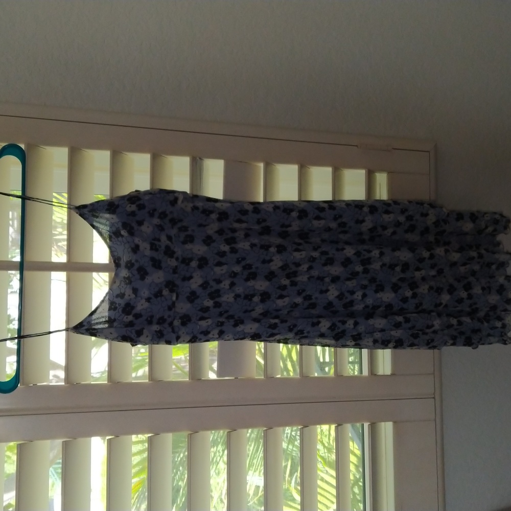 Dress - Picture 3 of 4